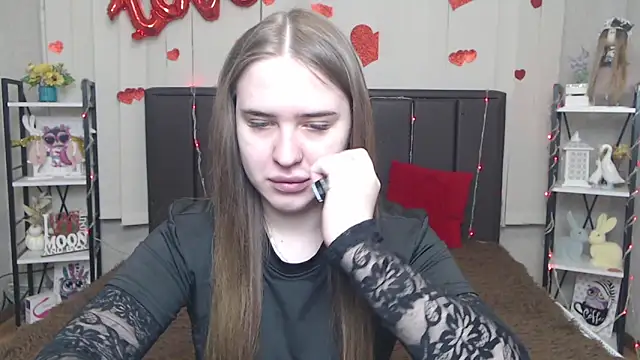 Snapshot of LauraHlot chatting on 04.30.26 LauraHlot online show from 04.30.26