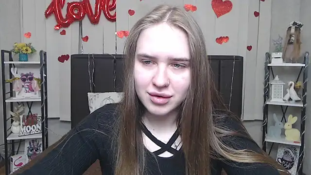 Snapshot of LauraHlot chatting on 05.29.26 LauraHlot online show from 05.29.26