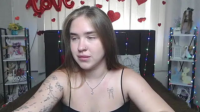 Snapshot of LauraHlot chatting on 07.06.26 LauraHlot online show from 07.06.26