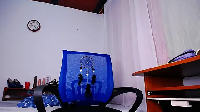 anyaadamss online show from 02.09.25