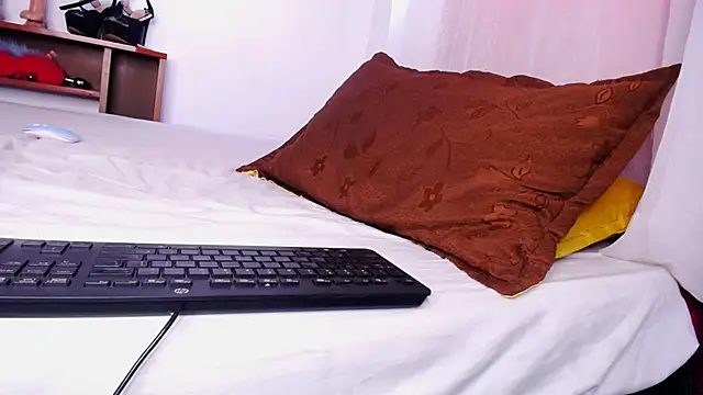 anyaadamss online show from 02.26.25