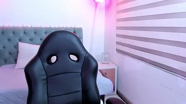 Camiila Osorio online show from 01.21.25