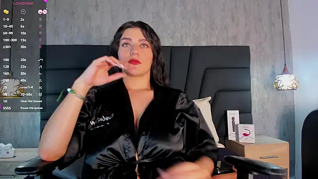 Snapshot of SARA_STONE17 chatting on 02.05.25 SARA STONE17 online show from 02.05.25