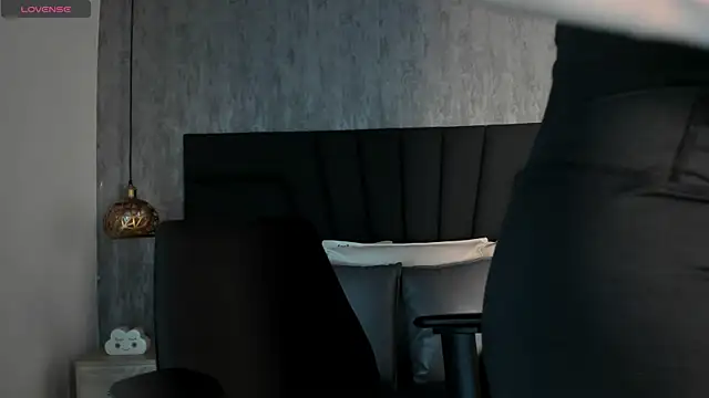 Snapshot of SARA_STONE17 chatting on 02.10.25 SARA STONE17 online show from 02.10.25