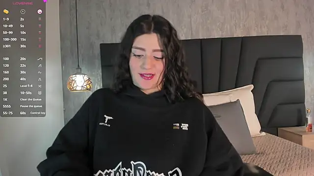 Snapshot of SARA_STONE17 chatting on 02.17.25 SARA STONE17 online show from 02.17.25