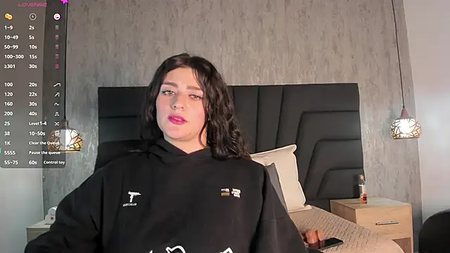 Snapshot of SARA_STONE17 chatting on 02.17.25 SARA STONE17 online show from 02.17.25