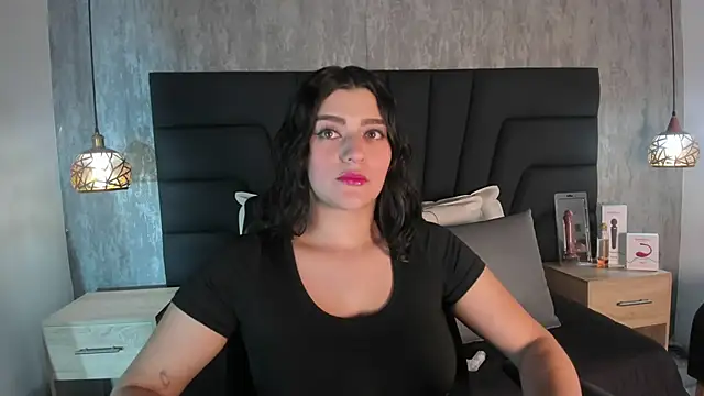 Snapshot of SARA_STONE17 chatting on 02.25.25 SARA STONE17 online show from 02.25.25