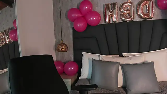 Snapshot of SARA_STONE17 chatting on 03.17.25 SARA STONE17 online show from 03.17.25