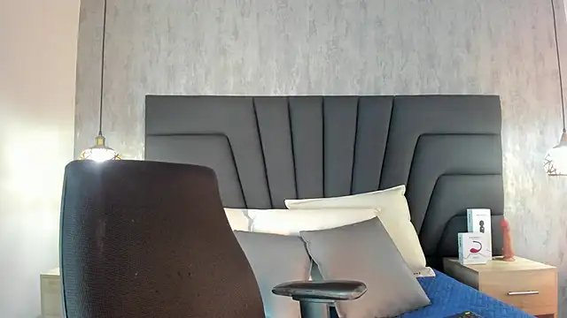 Snapshot of SARA_STONE17 chatting on 03.19.25 SARA STONE17 online show from 03.19.25