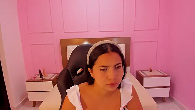 Snapshot of TATIGOLD2 chatting on 12.16.25 TATIGOLD2 online show from 12.16.25