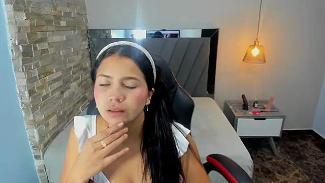 Snapshot of TATIGOLD2 chatting on 01.08.26 TATIGOLD2 online show from 01.08.26