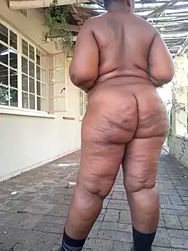 Snapshot of Thickchocolatex2 chatting on 12.07.24 Thickchocolatex2 online show from 12.07.24