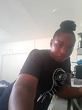 Snapshot of Thickchocolatex2 chatting on 09.16.25 Thickchocolatex2 online show from 09.16.25