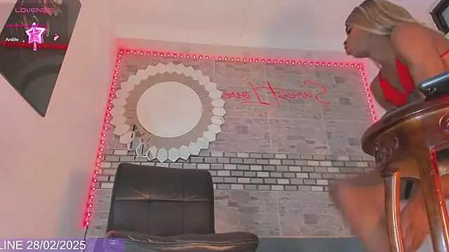 Snapshot of Karla-Ebony chatting on 02.28.25 Karla-Ebony online show from 02.28.25