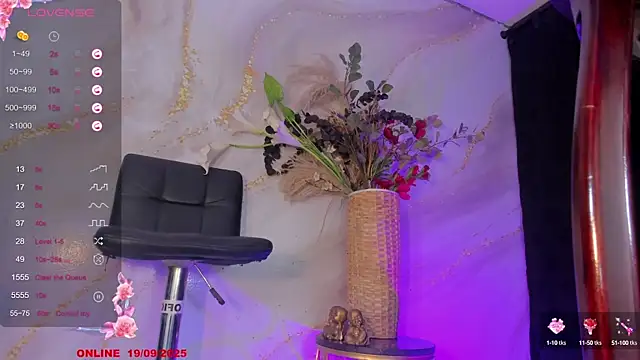 Snapshot of Karla-Ebony chatting on 09.19.25 Karla-Ebony online show from 09.19.25