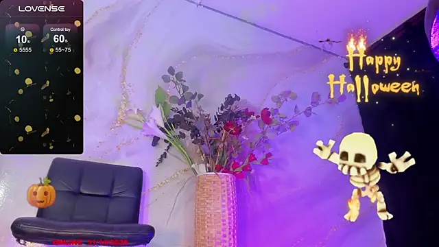 Snapshot of Karla-Ebony chatting on 10.31.25 Karla-Ebony online show from 10.31.25