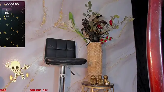 Snapshot of Karla-Ebony chatting on 11.01.25 Karla-Ebony online show from 11.01.25