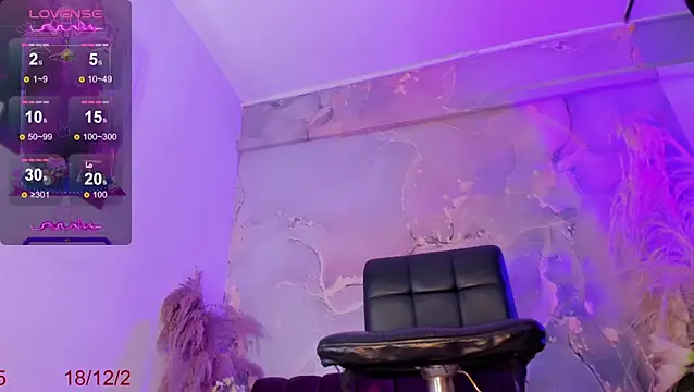 Snapshot of Karla-Ebony chatting on 12.19.25 Karla-Ebony online show from 12.19.25