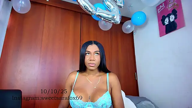 Snapshot of sweetsarasofia chatting on 10.10.25 sweetsarasofia online show from 10.10.25