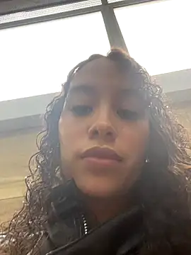 MarieLeon online show from 12.17.25