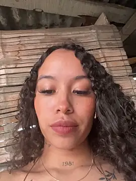 MarieLeon online show from 12.18.25