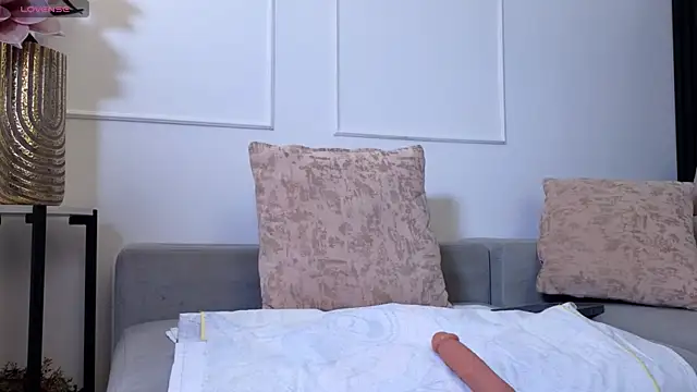 anellejones online show from 12.18.25