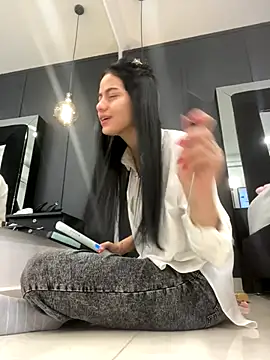 ariel jonees online show from 12.15.25