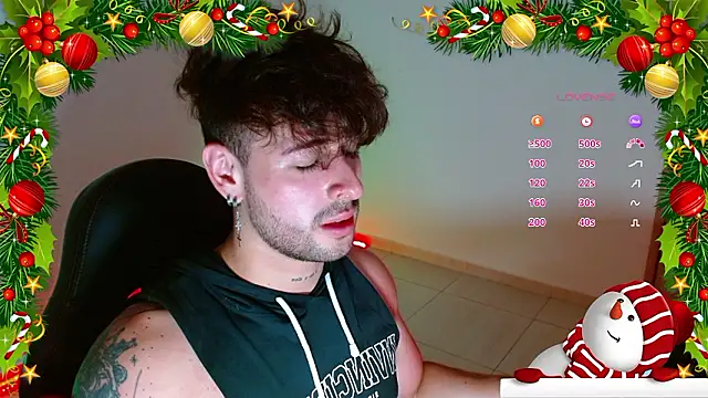 Snapshot of Ares_blue chatting on 12.02.24 Ares blue online show from 12.02.24