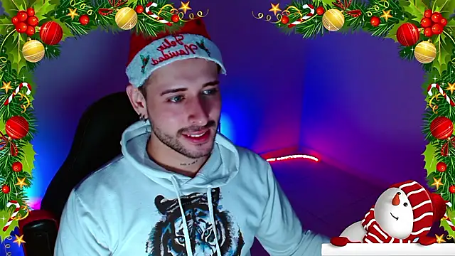 Snapshot of Ares_blue chatting on 12.06.24 Ares blue online show from 12.06.24