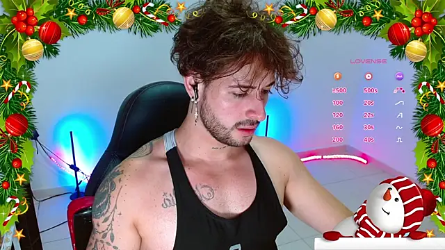 Snapshot of Ares_blue chatting on 12.11.24 Ares blue online show from 12.11.24