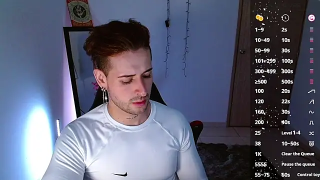 Snapshot of Ares_blue chatting on 01.21.25 Ares blue online show from 01.21.25