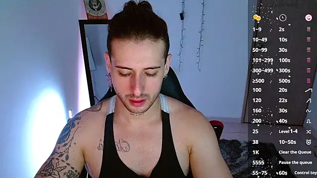 Snapshot of Ares_blue chatting on 01.22.25 Ares blue online show from 01.22.25