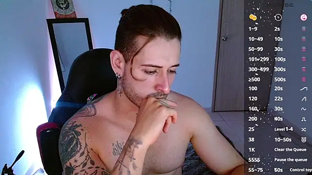 Snapshot of Ares_blue chatting on 01.23.25 Ares blue online show from 01.23.25