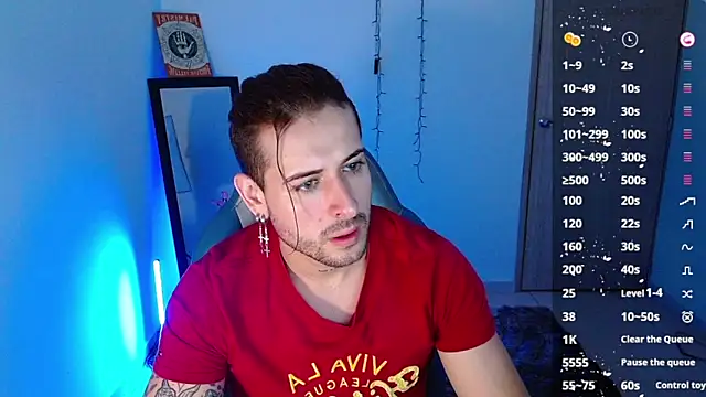 Snapshot of Ares_blue chatting on 01.31.25 Ares blue online show from 01.31.25