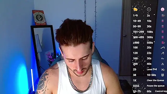 Snapshot of Ares_blue chatting on 02.01.25 Ares blue online show from 02.01.25