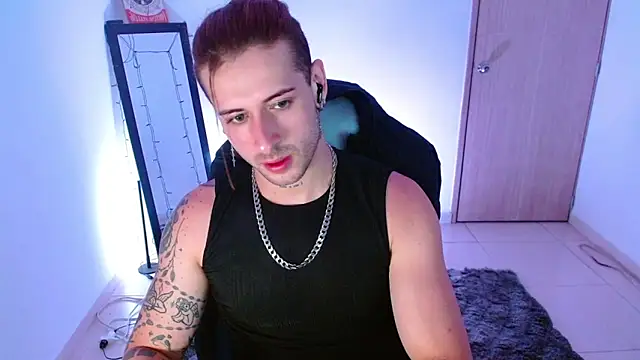 Snapshot of Ares_blue chatting on 03.03.25 Ares blue online show from 03.03.25