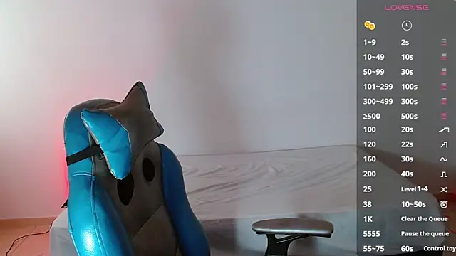 Snapshot of Ares_blue chatting on 03.19.25 Ares blue online show from 03.19.25