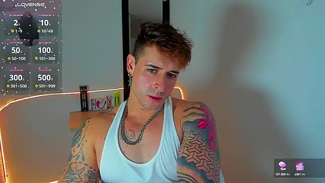 Snapshot of Ares_blue chatting on 09.23.25 Ares blue online show from 09.23.25