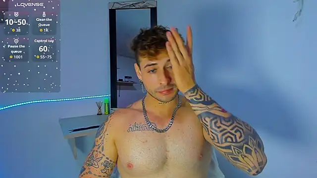 Snapshot of Ares_blue chatting on 09.25.25 Ares blue online show from 09.25.25