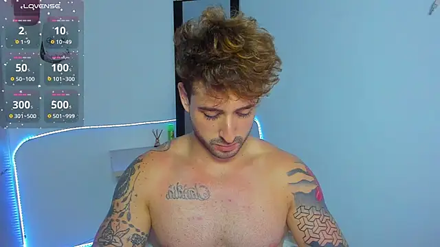 Snapshot of Ares_blue chatting on 09.27.25 Ares blue online show from 09.27.25