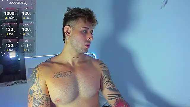 Snapshot of Ares_blue chatting on 10.11.25 Ares blue online show from 10.11.25