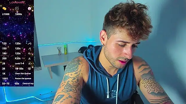 Snapshot of Ares_blue chatting on 10.21.25 Ares blue online show from 10.21.25