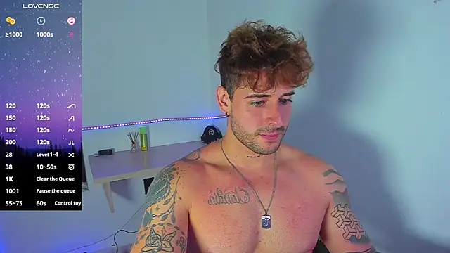 Snapshot of Ares_blue chatting on 10.28.25 Ares blue online show from 10.28.25