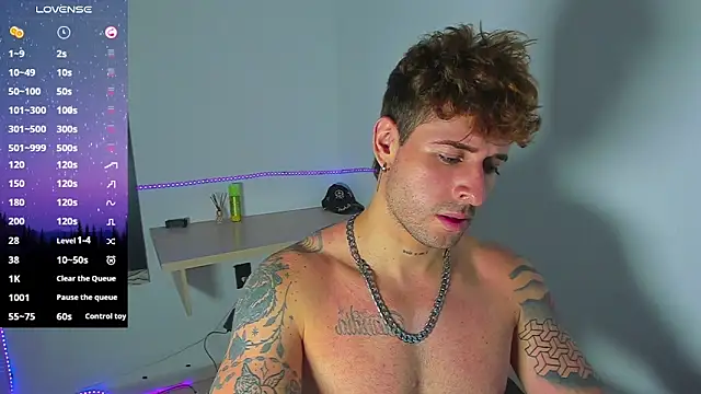 Snapshot of Ares_blue chatting on 10.30.25 Ares blue online show from 10.30.25