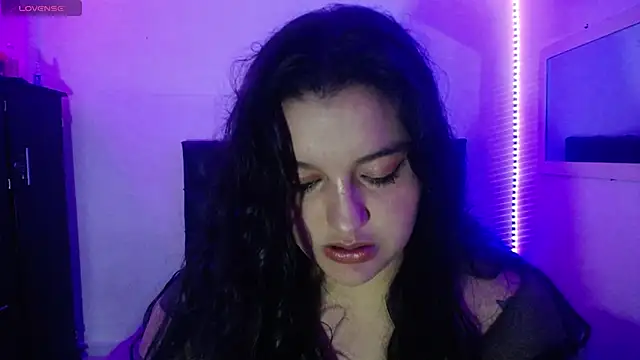 Laurenkenner  online show from 10.11.25