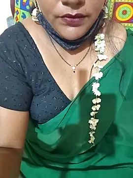 Snapshot of nisha_20 chatting on 02.21.25 nisha 20 online show from 02.21.25