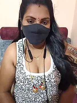 Snapshot of nisha_20 chatting on 02.25.25 nisha 20 online show from 02.25.25