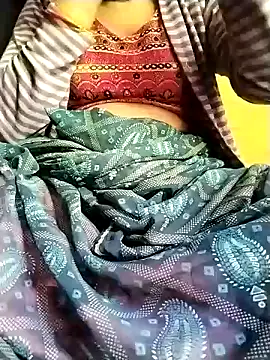 Snapshot of Cutkajal chatting on 12.31.24 Cutkajal online show from 12.31.24