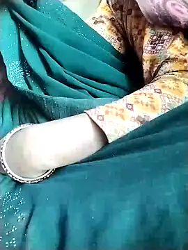 Snapshot of Cutkajal chatting on 01.27.25 Cutkajal online show from 01.27.25
