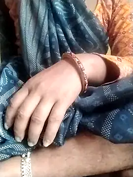 Snapshot of Cutkajal chatting on 02.28.25 Cutkajal online show from 02.28.25